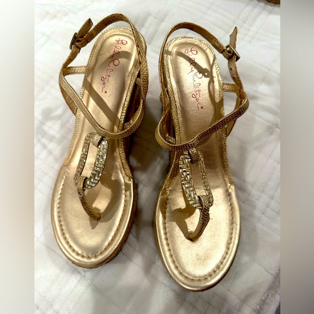 Lilly Pulitzer Gold Wedge. Like New. Size 8